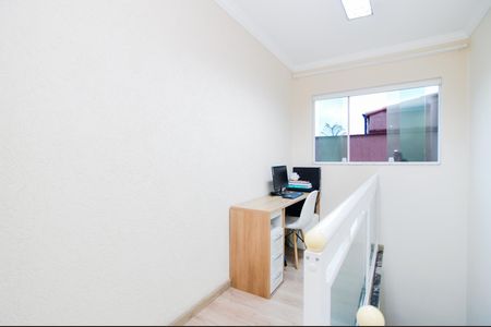Casa para alugar com 500m², 3 quartos e 3 vagasCorredor - escada 