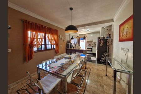 Casa para alugar com 180m², 3 quartos e 4 vagas Casa para alugar com 180m², 3 quartos e 4 vagasCozinha