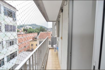 Apartamento à venda com 73m², 2 quartos e 1 vaga Apartamento à venda com 73m², 2 quartos e 1 vagaSala