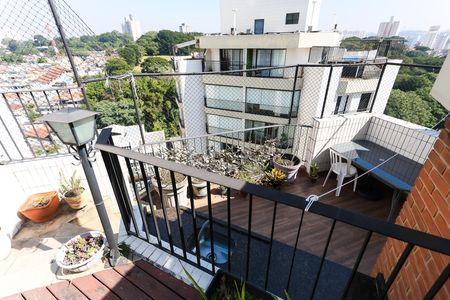 Apartamento à venda com 160m², 4 quartos e 3 vagas Apartamento à venda com 160m², 4 quartos e 3 vagasPiscina