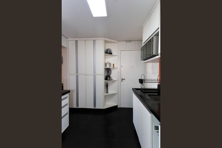Apartamento à venda com 160m², 4 quartos e 3 vagas Apartamento à venda com 160m², 4 quartos e 3 vagascozinha