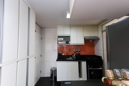 Apartamento à venda com 160m², 4 quartos e 3 vagas Apartamento à venda com 160m², 4 quartos e 3 vagascozinha