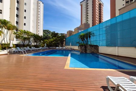 Apartamento à venda com 160m², 4 quartos e 3 vagas Apartamento à venda com 160m², 4 quartos e 3 vagasÁrea comum - Piscina