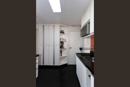 Apartamento à venda com 160m², 4 quartos e 3 vagas Apartamento à venda com 160m², 4 quartos e 3 vagascozinha