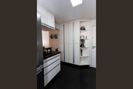 Apartamento à venda com 160m², 4 quartos e 3 vagas Apartamento à venda com 160m², 4 quartos e 3 vagascozinha
