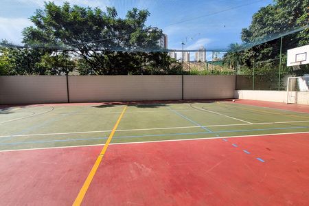 Apartamento à venda com 160m², 4 quartos e 3 vagas Apartamento à venda com 160m², 4 quartos e 3 vagasQuadra Esportiva