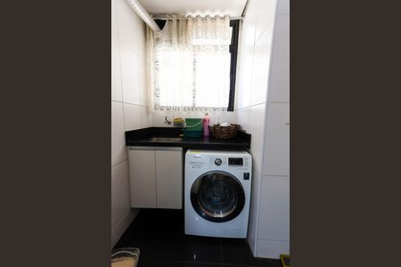 Apartamento à venda com 160m², 4 quartos e 3 vagas Apartamento à venda com 160m², 4 quartos e 3 vagasÁrea de Serviço