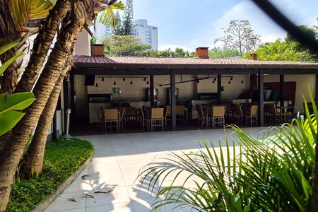 Apartamento à venda com 160m², 4 quartos e 3 vagas Apartamento à venda com 160m², 4 quartos e 3 vagasÁrea comum - Churrasqueira