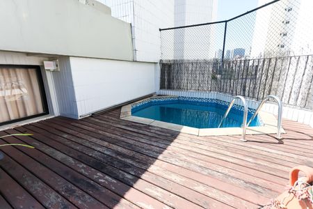 Apartamento à venda com 160m², 4 quartos e 3 vagas Apartamento à venda com 160m², 4 quartos e 3 vagasPiscina