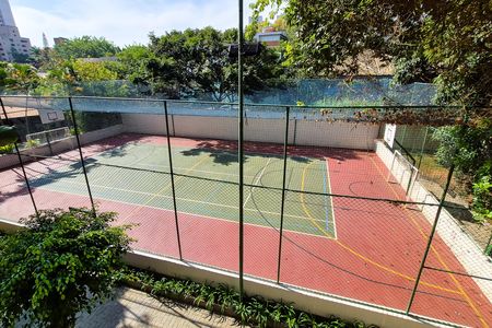 Apartamento à venda com 160m², 4 quartos e 3 vagas Apartamento à venda com 160m², 4 quartos e 3 vagasQuadra Esportiva