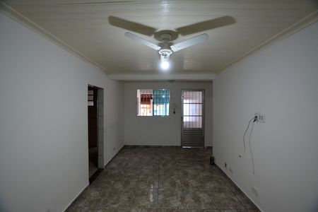 Casa à venda com 78m², 2 quartos e 2 vagas Casa à venda com 78m², 2 quartos e 2 vagasSala