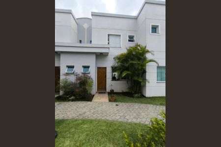 Casa de condomínio à venda com 147m², 3 quartos e 2 vagas Casa de condomínio à venda com 147m², 3 quartos e 2 vagasFachada