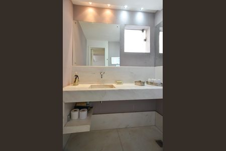 Apartamento à venda com 180m², 3 quartos e 4 vagas Apartamento à venda com 180m², 3 quartos e 4 vagasLavabo