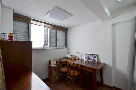Apartamento à venda com 180m², 3 quartos e 4 vagas Apartamento à venda com 180m², 3 quartos e 4 vagasQuarto 1