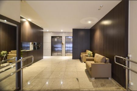 Apartamento à venda com 180m², 3 quartos e 4 vagas Apartamento à venda com 180m², 3 quartos e 4 vagasHall de entrada