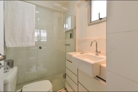 Apartamento à venda com 180m², 3 quartos e 4 vagas Apartamento à venda com 180m², 3 quartos e 4 vagasBanheiro Suíte 1