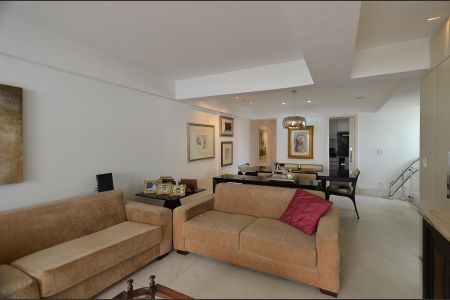 Apartamento à venda com 180m², 3 quartos e 4 vagas Apartamento à venda com 180m², 3 quartos e 4 vagasSala de Estar