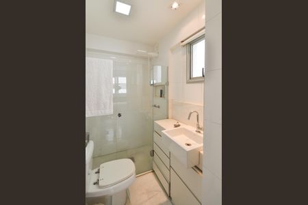 Apartamento à venda com 180m², 3 quartos e 4 vagas Apartamento à venda com 180m², 3 quartos e 4 vagasBanheiro Suíte 1