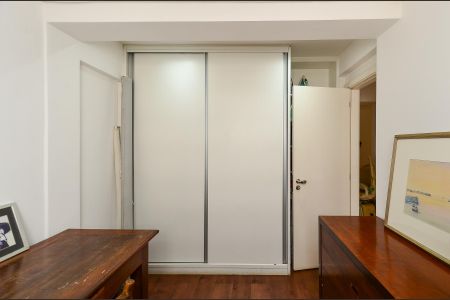 Apartamento à venda com 180m², 3 quartos e 4 vagas Apartamento à venda com 180m², 3 quartos e 4 vagasQuarto 1