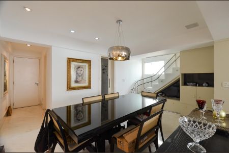 Apartamento à venda com 180m², 3 quartos e 4 vagas Apartamento à venda com 180m², 3 quartos e 4 vagasSala de Jantar