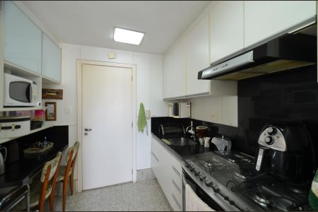 Apartamento à venda com 180m², 3 quartos e 4 vagas Apartamento à venda com 180m², 3 quartos e 4 vagasCozinha