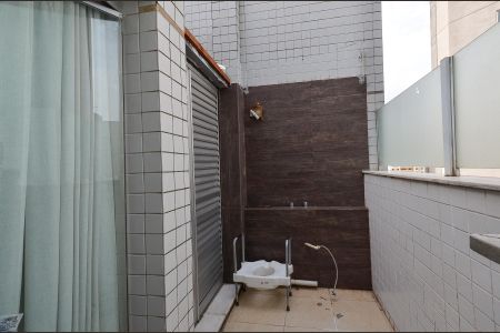 Apartamento à venda com 180m², 3 quartos e 4 vagas Apartamento à venda com 180m², 3 quartos e 4 vagasVaranda Suíte 2