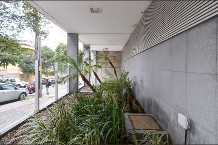 Apartamento à venda com 180m², 3 quartos e 4 vagas Apartamento à venda com 180m², 3 quartos e 4 vagasEntrada