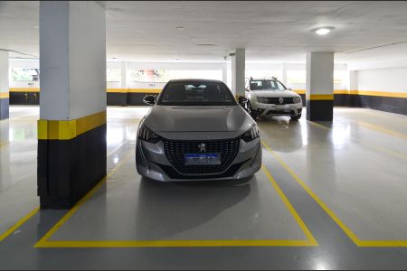 Apartamento à venda com 180m², 3 quartos e 4 vagas Apartamento à venda com 180m², 3 quartos e 4 vagasGaragem