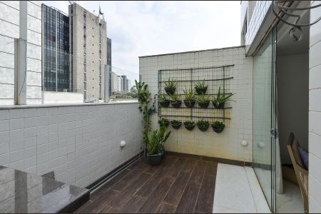 Apartamento à venda com 180m², 3 quartos e 4 vagas Apartamento à venda com 180m², 3 quartos e 4 vagasVaranda gourmet