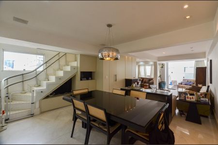 Apartamento à venda com 180m², 3 quartos e 4 vagas Apartamento à venda com 180m², 3 quartos e 4 vagasSala de Jantar