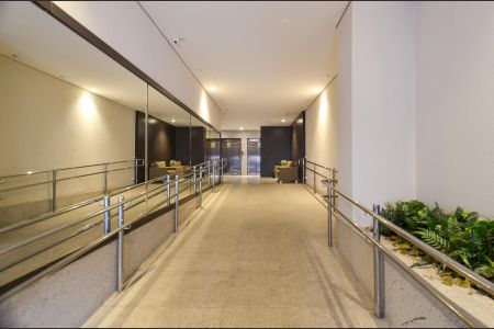 Apartamento à venda com 180m², 3 quartos e 4 vagas Apartamento à venda com 180m², 3 quartos e 4 vagasHall de entrada