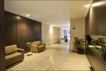 Apartamento à venda com 180m², 3 quartos e 4 vagas Apartamento à venda com 180m², 3 quartos e 4 vagasHall de entrada