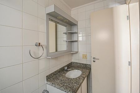 Apartamento à venda com 66m², 3 quartos e 2 vagas Apartamento à venda com 66m², 3 quartos e 2 vagasBanheiro da Suíte