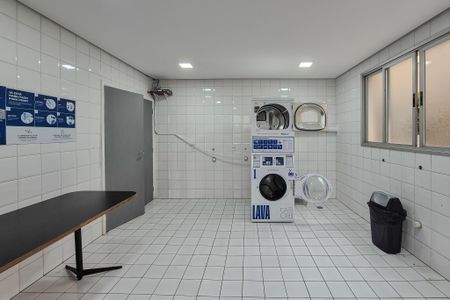 Apartamento à venda com 66m², 3 quartos e 2 vagas Apartamento à venda com 66m², 3 quartos e 2 vagasLavanderia