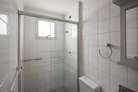 Apartamento à venda com 66m², 3 quartos e 2 vagas Apartamento à venda com 66m², 3 quartos e 2 vagasBanheiro da Suíte