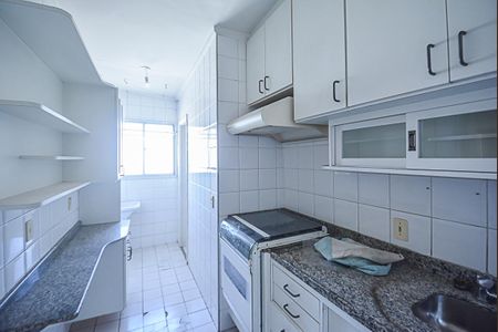 Apartamento à venda com 66m², 3 quartos e 2 vagas Apartamento à venda com 66m², 3 quartos e 2 vagasCozinha e Área de Serviço