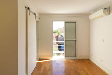 Casa de condomínio à venda com 638m², 4 quartos e 4 vagas Casa de condomínio à venda com 638m², 4 quartos e 4 vagasSuíte 3