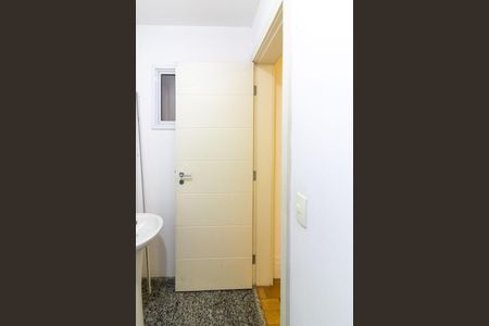 Casa de condomínio à venda com 638m², 4 quartos e 4 vagas Casa de condomínio à venda com 638m², 4 quartos e 4 vagasBanheiro de Serviço