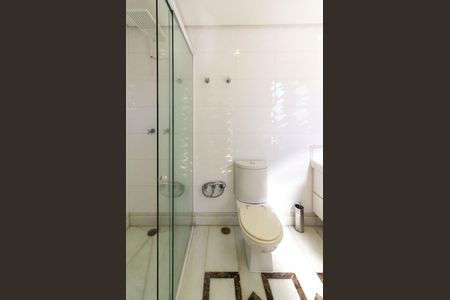Casa de condomínio à venda com 638m², 4 quartos e 4 vagas Casa de condomínio à venda com 638m², 4 quartos e 4 vagasBanheiro Suíte 3