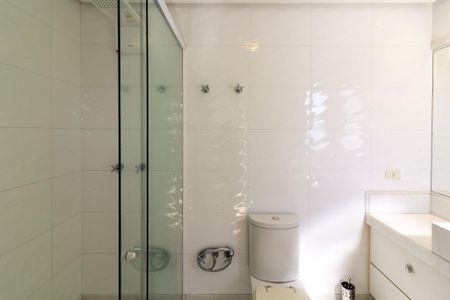 Casa de condomínio à venda com 638m², 4 quartos e 4 vagas Casa de condomínio à venda com 638m², 4 quartos e 4 vagasBanheiro Suíte 3