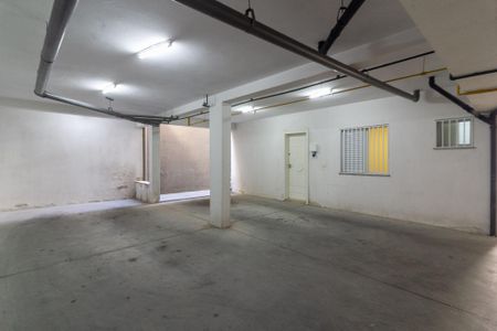 Casa de condomínio à venda com 638m², 4 quartos e 4 vagas Casa de condomínio à venda com 638m², 4 quartos e 4 vagasVaga