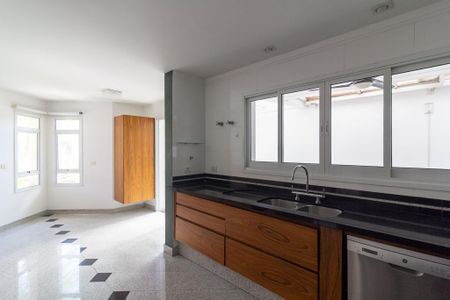 Casa de condomínio à venda com 638m², 4 quartos e 4 vagas Casa de condomínio à venda com 638m², 4 quartos e 4 vagasCozinha