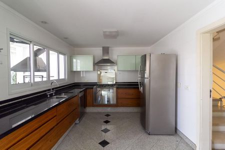 Casa de condomínio à venda com 638m², 4 quartos e 4 vagas Casa de condomínio à venda com 638m², 4 quartos e 4 vagasCozinha