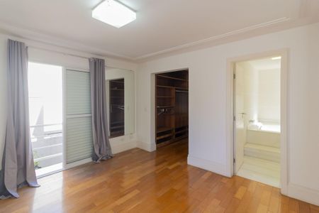 Casa de condomínio à venda com 638m², 4 quartos e 4 vagas Casa de condomínio à venda com 638m², 4 quartos e 4 vagasSuíte 1