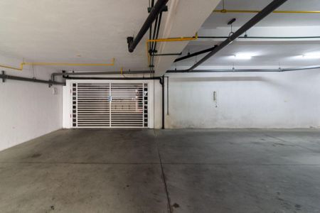 Casa de condomínio à venda com 638m², 4 quartos e 4 vagas Casa de condomínio à venda com 638m², 4 quartos e 4 vagasVaga