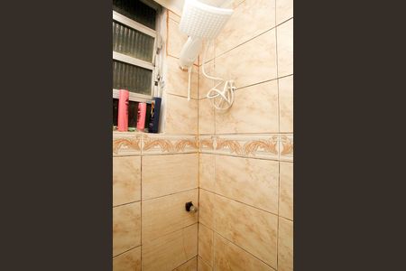 Banheiro de kitnet/studio à venda com 1 quarto, 20m² em Centro Histórico, Porto Alegre
