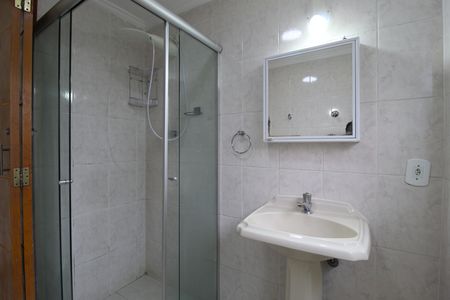 Apartamento para alugar com 74m², 2 quartos e sem vagaBanheiro