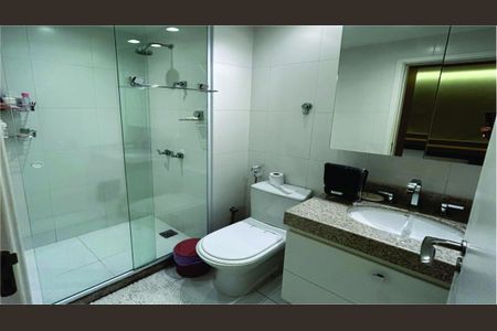 Banheiro  de apartamento à venda com 4 quartos, 160m² em Barra Olímpica, Rio de Janeiro