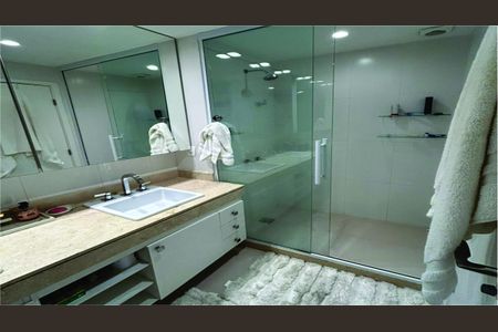 Banheiro  de apartamento à venda com 4 quartos, 160m² em Barra Olímpica, Rio de Janeiro
