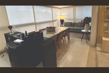 Sala de apartamento à venda com 4 quartos, 325m² em Barra da Tijuca, Rio de Janeiro